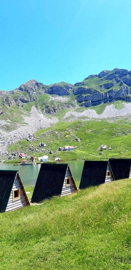 Kapetanovo Jezero, Mountain Cottage Captain'S Lake โคลาชิน ภายนอก รูปภาพ