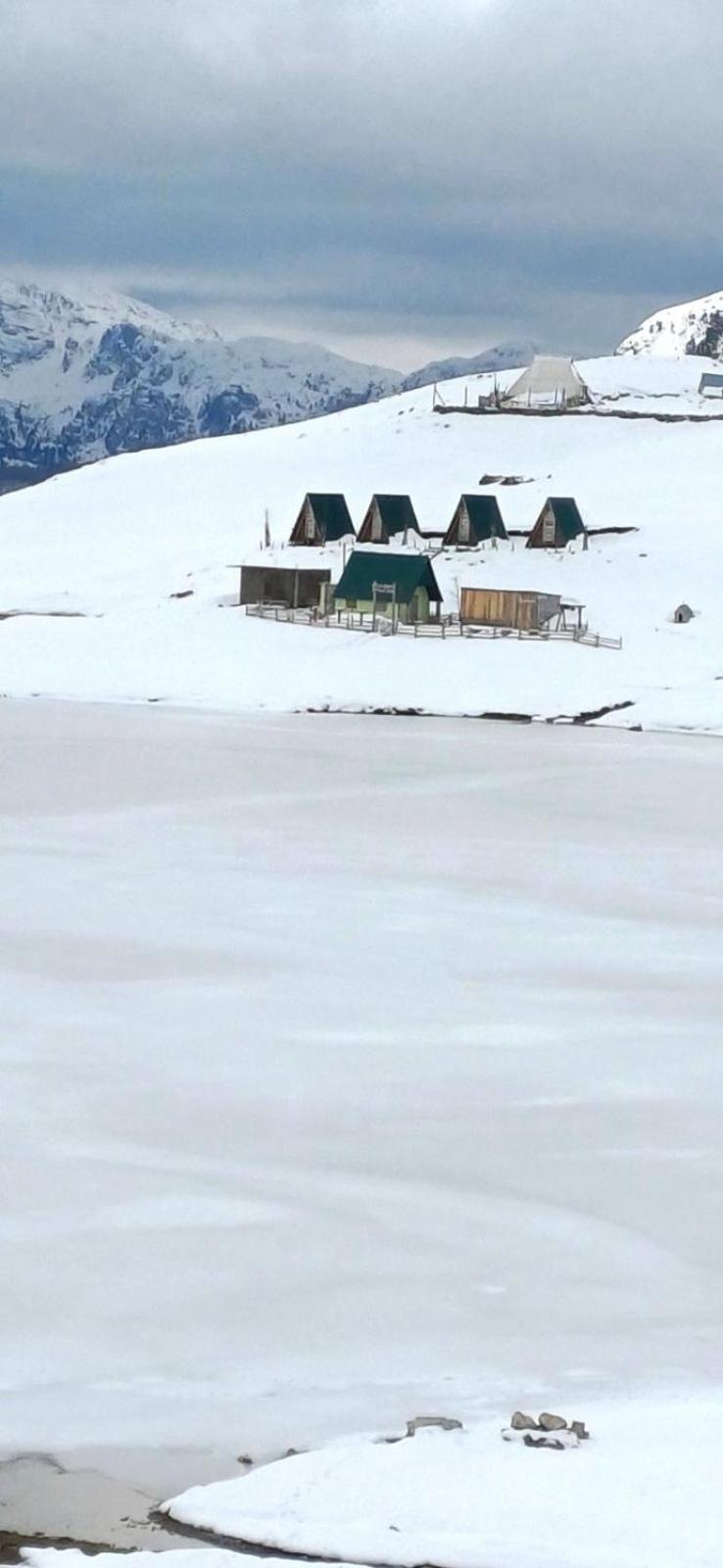 Kapetanovo Jezero, Mountain Cottage Captain'S Lake โคลาชิน ภายนอก รูปภาพ